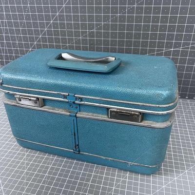 Turquoise VINTAGE Cosmetics Case