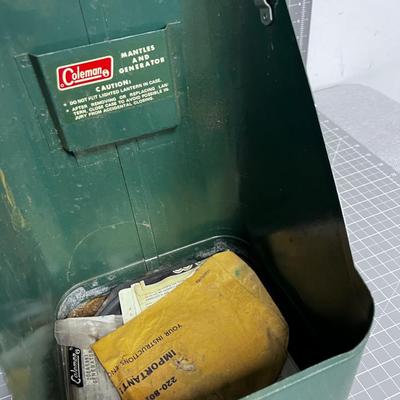 COLEMAN Vintage 1973 Lantern