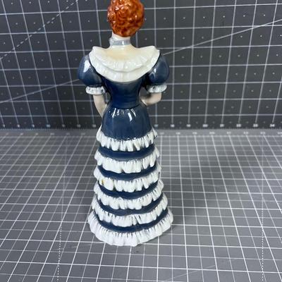 Goebel Figurine: Lady