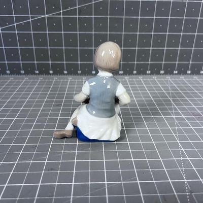 Dresden or Meissen (HAS 2 Crossed Sword Symbol on Bottom) Figurine: Girl & Cat