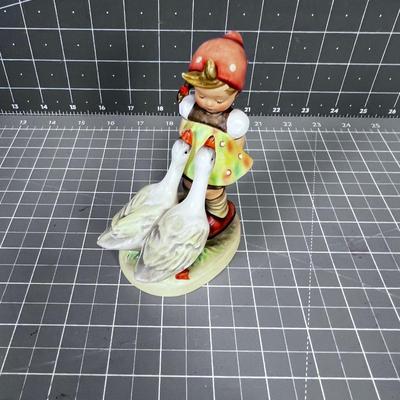 Hummel / Goebel Figurine: Goose Girl 