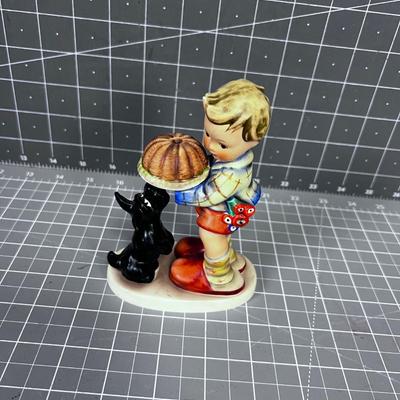Hummel / Goebel Figurine: Dog and the Cake 
