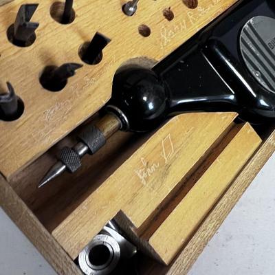 BURGESS Vibro Tool 