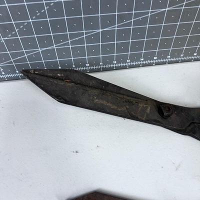YARD tools; Sickle and Loppers
