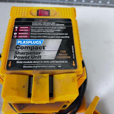 PLASPLUGS  Compact Sharpener with: Knife, Scissor and Drill