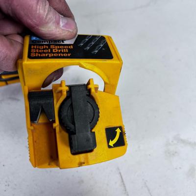 PLASPLUGS  Compact Sharpener with: Knife, Scissor and Drill