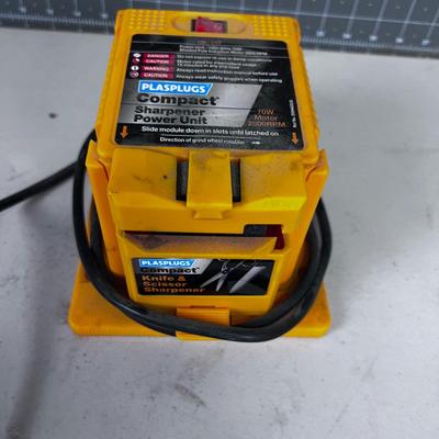 PLASPLUGS  Compact Sharpener with: Knife, Scissor and Drill