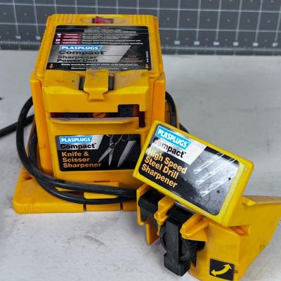 PLASPLUGS  Compact Sharpener with: Knife, Scissor and Drill