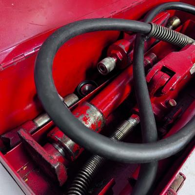 BUFFALO 4 Ton Hydraulic Frame Straightener With Case 