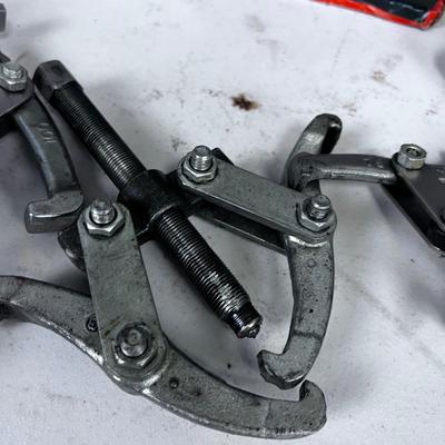 4 Gear Pullers 