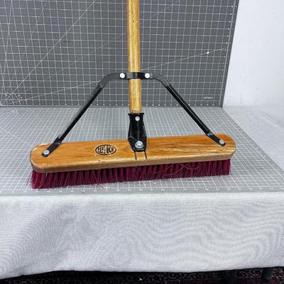 18" Surface Push Broom 