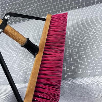 18" Surface Push Broom 