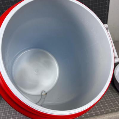 RUBBER MAID 5 Gallon Drinking Water Cooler 
