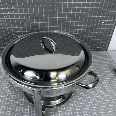 Chaffing Dish, Never Used. NICE! 