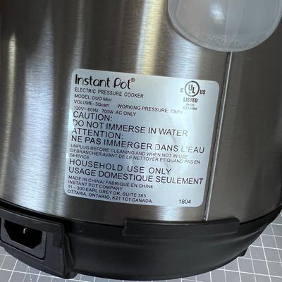 Insta Pot Appears to be NEW 