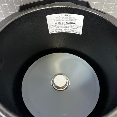 Insta Pot Appears to be NEW 