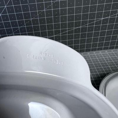 Corning Ware 2 Dishes and 1 Lid 