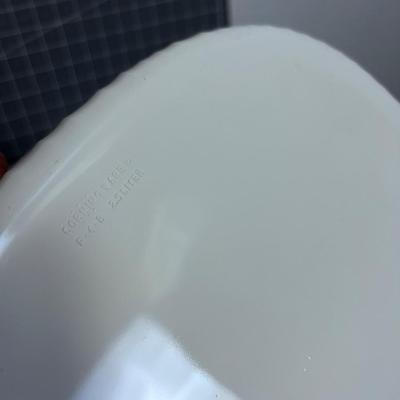 Corning Ware 2 Dishes and 1 Lid 