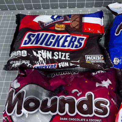 Candy: Snickers, Mound, Almond Joy 