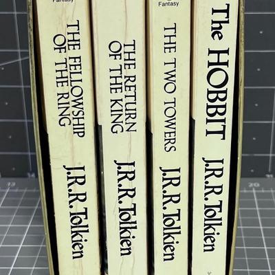 J R R TOLKIEN: Lord of the Rings and HOBBIT 