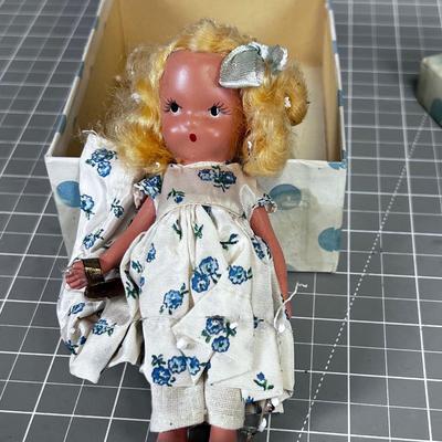 #127 Mary Little Maid Nancy Ann Story Book Dolls 