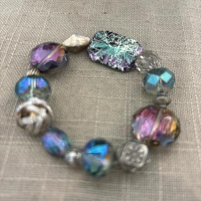 Stretchy crystal beaded bracelet