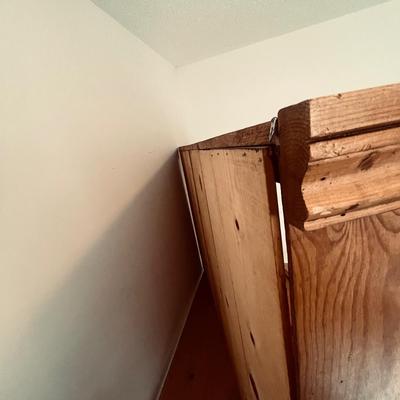 Rustic Wood Hutch Topper (O-MG)
