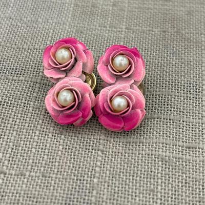 Vintage Coro. Pink and Purple Rose Earrings Clip on vintage