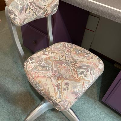 B5- sewing desk (disassembles) & desk chair