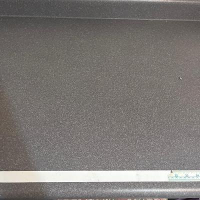 B5- sewing desk (disassembles) & desk chair