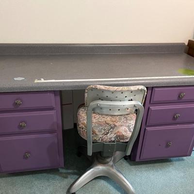 B5- sewing desk (disassembles) & desk chair