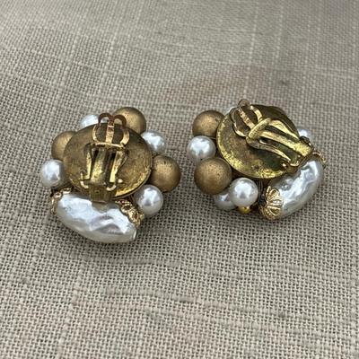 Vintage Japan gold toned white clip on earrings