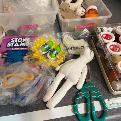 B6- Crafting supplies (doilies, VBS crafts, glitter, etc)