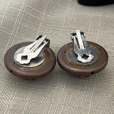 Vintage brown wooden clip on earrings