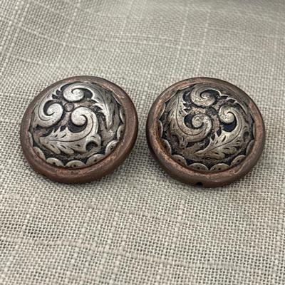 Vintage brown wooden clip on earrings