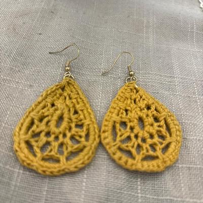 Panache wool oval earrings