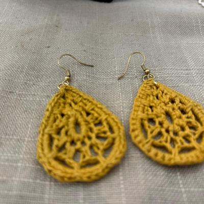 Panache wool oval earrings