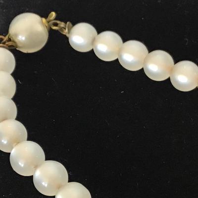 Moonglow Vintage White graduated beaded Necklace