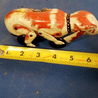 LOT 128 TIN LITHO WIND UP DOG