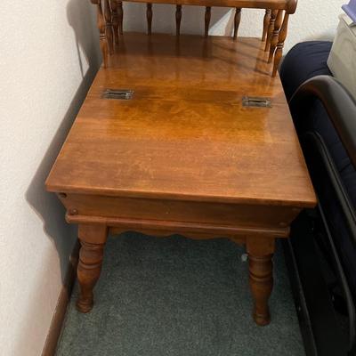 B25- Side table