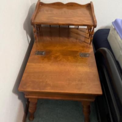 B25- Side table