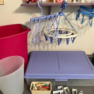 B26- Waste baskets, tote, portable drying racks