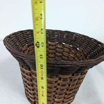Wicker Plant Holder
