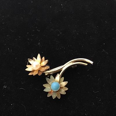Gold Filled Vintage Petite Flower pin