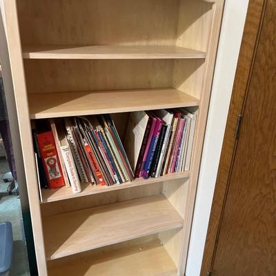 B30- Bookshelf