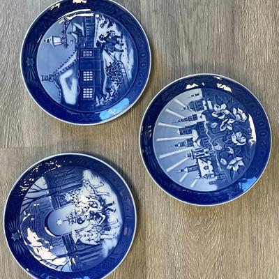 Set of 3 Royal Copenhagen Plates 1990, 2005, 2008