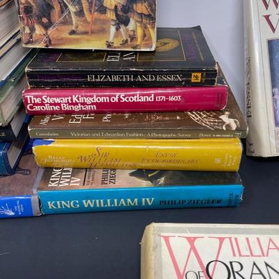 Collection 14 Books British Royalty