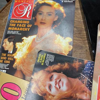 32 British Royal Family Magazine
