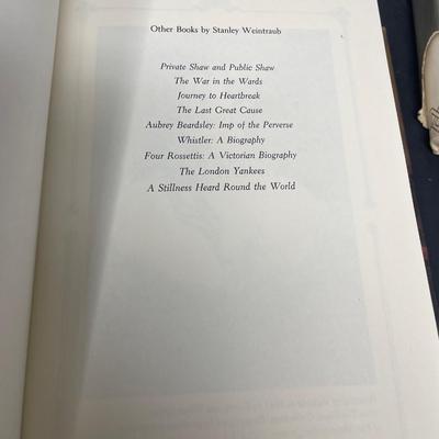 Royal Book "Queen Victoria, An Intimate Biography" by Stanley Weintraub