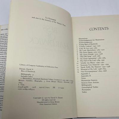 Bess Of Hardwick Portrait of an Elizabethan Dynast. David N. Durant.  ATHENEUM NEW YORK 1978.